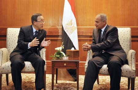 Egyptian Foreign Minister Ahmed Abul-Gheit (R) meets with United Nations Secretary-General Ban Ki-moon in Egyptian Red Sea resort Sharm El-Sheikh on Nov. 8, 2008. Ban Ki-moon arrived here Saturday to attend the Middle East Quartet Principals Meeting, to be held on Sunday.