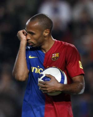 Barcelona&apos;s Thierry Henry celebrates a goal against Valladolid during their Spanish First Division Soccer League match at Nou Camp Stadium in Barcelona, Nov. 8, 2008. 