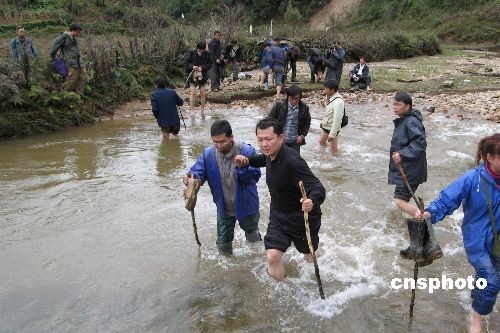 Ten days of torrential rain late last month led to the landslides in southwest China's Yunnan Prvovince on Nov. 2, leaving 40 people dead, 43 missing and forcing the evacuation of 60,800 others. Some 1.27 million people in nine cities and prefectures were affected, according to the Ministry of Civil Affairs. 