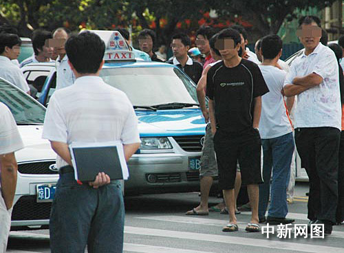 Taxis in Sanya stops work. 