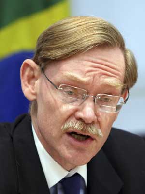 World Bank President Robert Zoellick attends a news conference during the G20 Finance Ministers and Central Bank Chiefs Meeting in Sao Paulo Nov. 8, 2008.