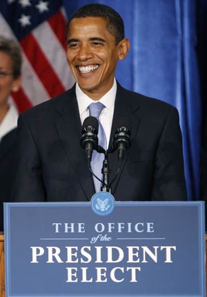 US President-elect Barack Obama answers a journalist's question during his first press conference following his election victory in Chicago, Nov. 7, 2008.