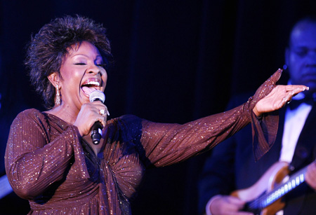 Singer Gladys Knight performs during a benefit for the Elton John AIDS foundation in New York November 11, 2008.