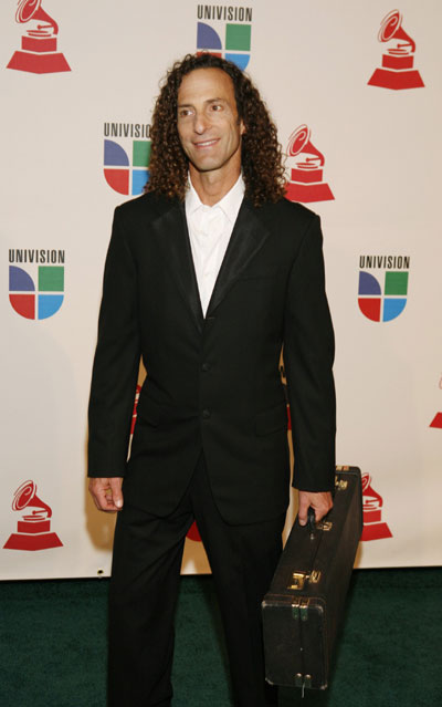 Musician Kenny G poses as he arrives for the 9th Latin Grammy Awards in Houston, Texas November 13, 2008. 