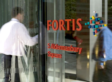 A businessman enters the Fortis office in London. China's second largest insurer Ping An may sue Fortis for selling most of its assets without the approval of shareholders. [Agencies]
