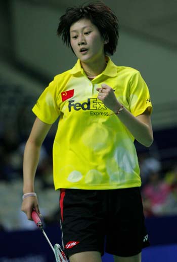 China's Zhu Lin celebrates a point at the ongoing China Open Badminton event in Shanghai November 19, 2008. [Xinhua]