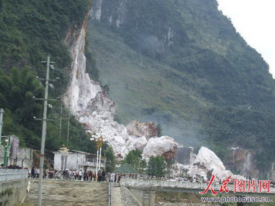 5 confirmed dead in south China landslide