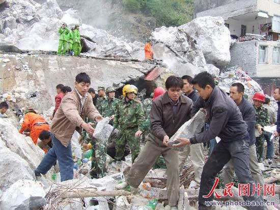 5 confirmed dead in south China landslide