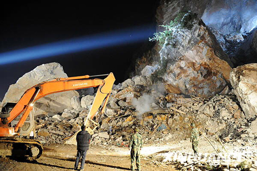 All the six missing people had been confirmed dead as of Monday night and six more were treated in hospital after a landslide in south China's Guangxi Zhuang Autonomous Region on Sunday, the rescue headquarters said.