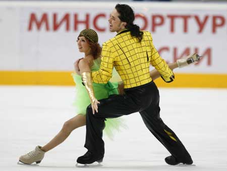 Yana Khokhlova and Sergei Novitski of Russia perform in the Ice Dancing Original Dance during the ISU Grand Prix of Figure Skating Cup of Russia in Moscow Nov. 22, 2008.