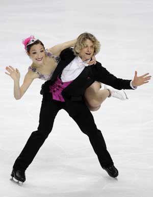 Meryl Davis and Charlie White of the U.S. perform in the Ice Dancing Original Dance during the ISU Grand Prix of Figure Skating Cup of Russia in Moscow Nov. 22, 2008.