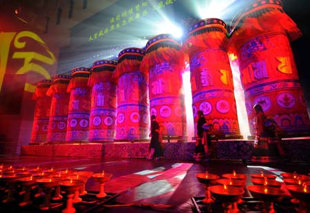 Dancers perform in the musical 'Tibetan Riddle' in Beijing, capital of China, Nov. 26, 2007. (Xinhua)