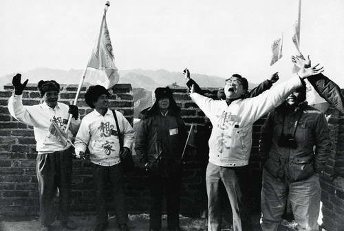  The first group of people from Taiwan to visit relatives in the mainland, arrived in Beijing on January 21, 1988, excitedly hallooing 'We are home!' at the Great Wall. The One-China policy remains a consistent standpoint for the Chinese government. 