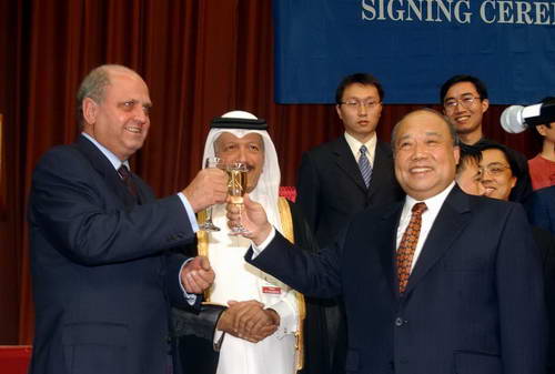 Shi Guangsheng, minister of foreign trade and economic cooperation, signed the membership protocol with the WTO on behalf of the Chinese government at a ceremony in Doha, Qatar on November 11, 2001. China's accession to the WTO heralded a new stage in the country's opening-up. 