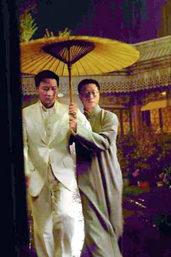 Mei Lanfang (Leon Lai) and Qiu Ruxue (Sun Honglei) in 'Forever Enthralled', which will open in Chinese theaters on December 5, 2008. [File photo] 