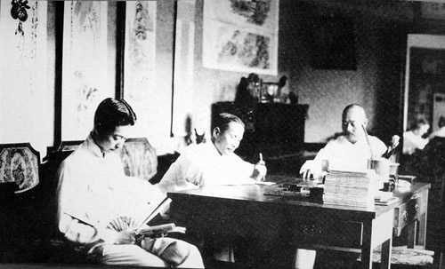 True history: Mei Lanfang (L) and his top advisor Qi Rushan (R). [File photo]