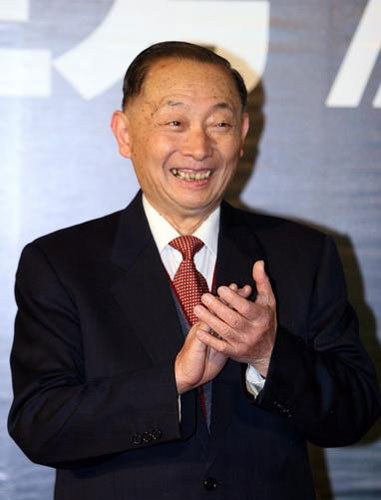 Mei Baojiu, son of the late Peking opera master Mei Lanfang, attends the premiere of &apos;Forever Enthralled&apos;, a biopic film of Mei Lanfang, in Beijing on December 2, 2008. [sina.com.cn] 