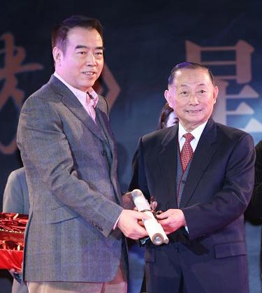 Director Chen Kaige (L). And Mei Baojiu, son of the late Peking opera master Mei Lanfang, in the premiere of 'Forever Enthralled'.