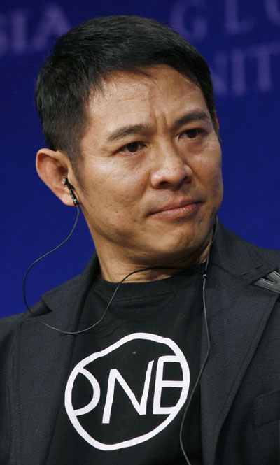 Chinese actor Jet Li listens as he attends the Clinton Global Initiative Asia Meeting in Hong Kong December 3, 2008.