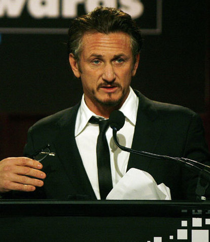 Actor Sean Penn presents director Gus Van Sant with a Tribute Award at the 18th Annual Gotham Independent Film Awards in New York December 2, 2008.