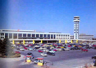 This is Beijing's capital airport in the 1980s. The Civil Aviation Administration of China had a total of 140 civilian aircraft in 1980.