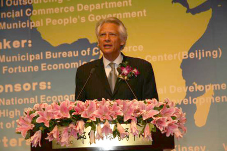 Dominique de Villepin, former Prime Minister of France, addresses the second Global Outsourcing Summit in Zhengzhou in central China’s Henan Province, on December 5, 2008.