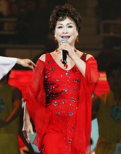 Singer Li Guyi 