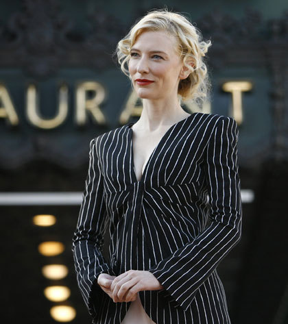 Australian actress Cate Blanchett attends the ceremony where she was honored with a star on the Walk of Fame in Hollywood, California December 5, 2008. Blanchett was the 2,376th celebrity to be honored with a star on the Walk of Fame.