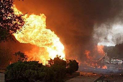 A U.S. Marine Corps F-18 fighter- bomber crashed into a residential area in Southern California city of San Diego on Monday, destroying two houses and killing three people on the ground, officials said. [Agencies via China Daily]