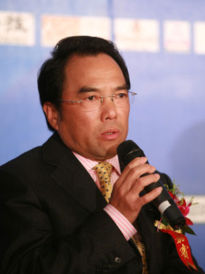 Shen Guofang, born in November 1952, is former director-general and spokesman of Press and Media Service, Ministry of Foreign Affairs, former vice representative and ambassador to the United Nations, former assistant minister of foreign affairs, now chief editor of the World Affairs Press.