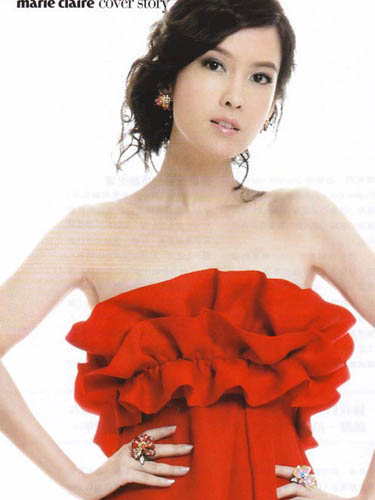 Hong Kong star Vivian Chow is featured on the latest issue of Marie Claire Hong Kong edition.