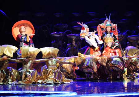 Stagers perform at a gala show in Nanning, capital of southwest China's Guangxi Zhuang Autonomous Region, Dec. 10, 2008. [Xinhua]