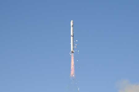 The Long March-4B rocket carrying the remote-sensing satellite 'Yaogan V' blasts off from the Taiyuan Satellite Launch Center in north China's Shanxi Province, December 15, 2008. [Xinhua] 