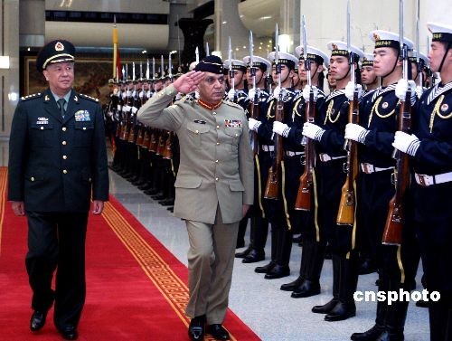 Chen Bingde, Chief of General Staff of the Chinese People's Liberation Army (PLA), holds the ceremony in Beijing on December 15, 2008 to welcome Tariq Majid, Chairman of the Joint Chiefs of Staff Committee of Pakistan.