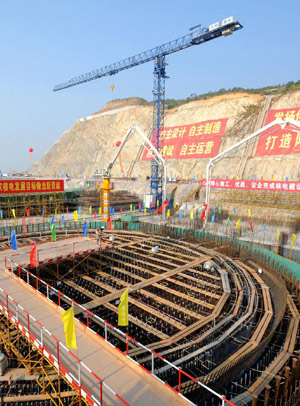 Photo taken on Dec. 16, 2008 shows an overall view of the construction site of Yangjiang nuclear power plant in Dongping Town, Yangjiang City, south China's Guangdong Province.
