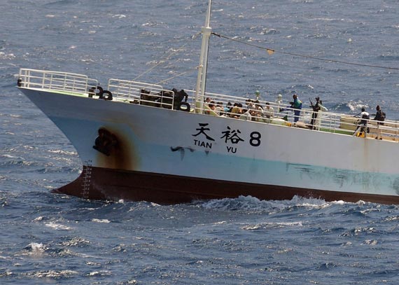 Chinese fishing boat hijacked by Somali pirates