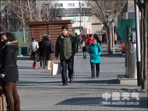 Cold and dry weather prevail in the capital city Beijing this week.