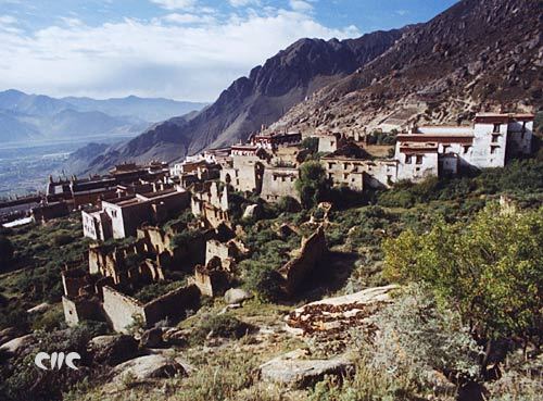 A file photo of Lhasa, capital cital of the Tibet Autonomous Region. [Photo from China.org.cn]