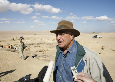 Egypt's antiquities chief Zahi Hawass speaks to the media about two recently discovered tombs in Cairo December 22, 2008. 