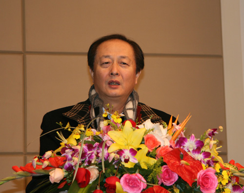 Well known Chinese composer Zhao Jiping, heads the Mysterious Qinghai production team. He praises the young crew's creativity and hard-work at the press conference introducing the musical. [China.org.cn]