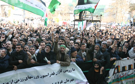 Iranians hold an anti-Israel demonstration to show support for the Palestinian people in Tehran on Dec. 29, 2008. [Liang Youchang/Xinhua]