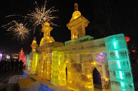 The 7th Ice Sculpture Festival opens in Changji City, northwest China's Xinjiang Uygur Autonomous Region on Jan. 1, 2009. About 60 ice sculptures were exhibited Thursday, attracting lots of visitors. [Xinhua]