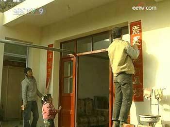 In Xujiaping village of Lueyang County, rows of permanent new homes have been completed. All the houses are designed to withstand a magnitude 8 earthquake, and each cost over 80-thousand yuan.