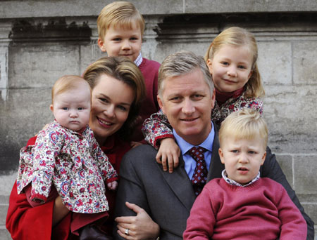 Belgium's Crown Prince Philippe and Princess Mathilde pose with their children in this picture taken on October 19, 2008 in Brussels and released by the Royal Palace on January 2, 2009. L to R in 1st row are: Princess Eleonore, Princess Mathilde, Crown Prince Philippe and Prince Emmanuel. L to R in 2nd row are: Prince Gabriel and Princess Elisabeth. Picture taken October 19, 2008.