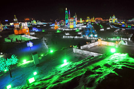 A general view of the Harbin Ice and Snow World is seen in this picture taken in Harbin, capital of northeast China's Heilongjiang Province, Jan. 5, 2009.[Wang Jianwei/Xinhua]