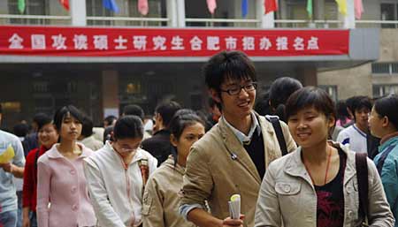 A total of 12.46 million Chinese applicants will take the entrance exam for postgraduate studies this weekend, sources with the Ministry of Education said Tuesday. (Xinhua 