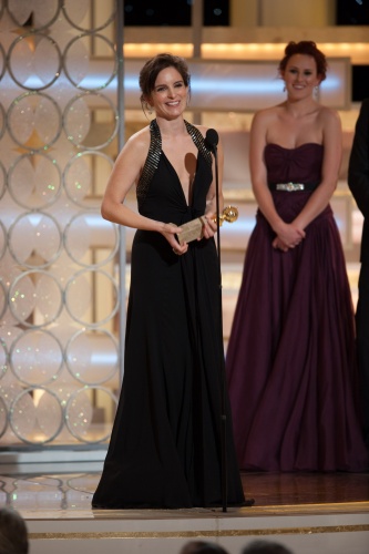 Tina Fey for her role in '30 ROCK' accepts the Golden Globe Award for BEST PERFORMANCE BY AN ACTRESS IN A TELEVISION SERIES COMEDY OR MUSICAL, at the 66th Annual Golden Globe Awards at the Beverly Hilton in Beverly Hills, CA Sunday, January 11, 2009.[China.org.cn/goldenglobes.org]