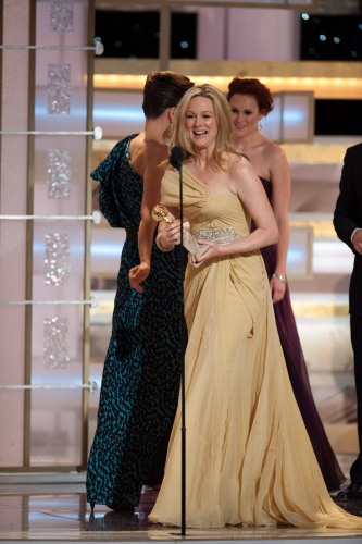 Laura Linney for her role in 'JOHN ADAMS' accepts the Golden Globe Award for BEST PERFORMANCE BY AN ACTRESS IN A MINI-SERIES OR MOTION PICTURE MADE FOR TELEVISION, at the 66th Annual Golden Globe Awards at the Beverly Hilton in Beverly Hills, CA Sunday, January 11, 2009.[China.org.cn/goldenglobes.org]