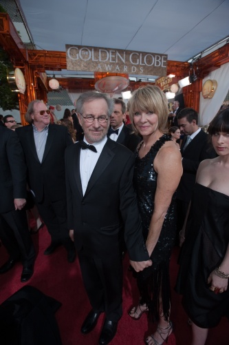  Steven Spielberg (left), who receives this year's Cecil B. DeMille Award from the Hollywood Foreign Press Association for his outstanding contribution to the entertainment field, and wife Kate Capshaw at the 66th Annual Golden Globes Awards at the Beverly Hilton in Beverly Hills, CA Sunday, January 11, 2009.[China.org.cn/goldenglobes.org] 