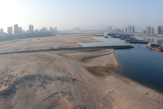 The picture taken on December 12, 2008 shows the water level had been dropping because of a lack of rainfall in Beijiang River, Guangdong Province.